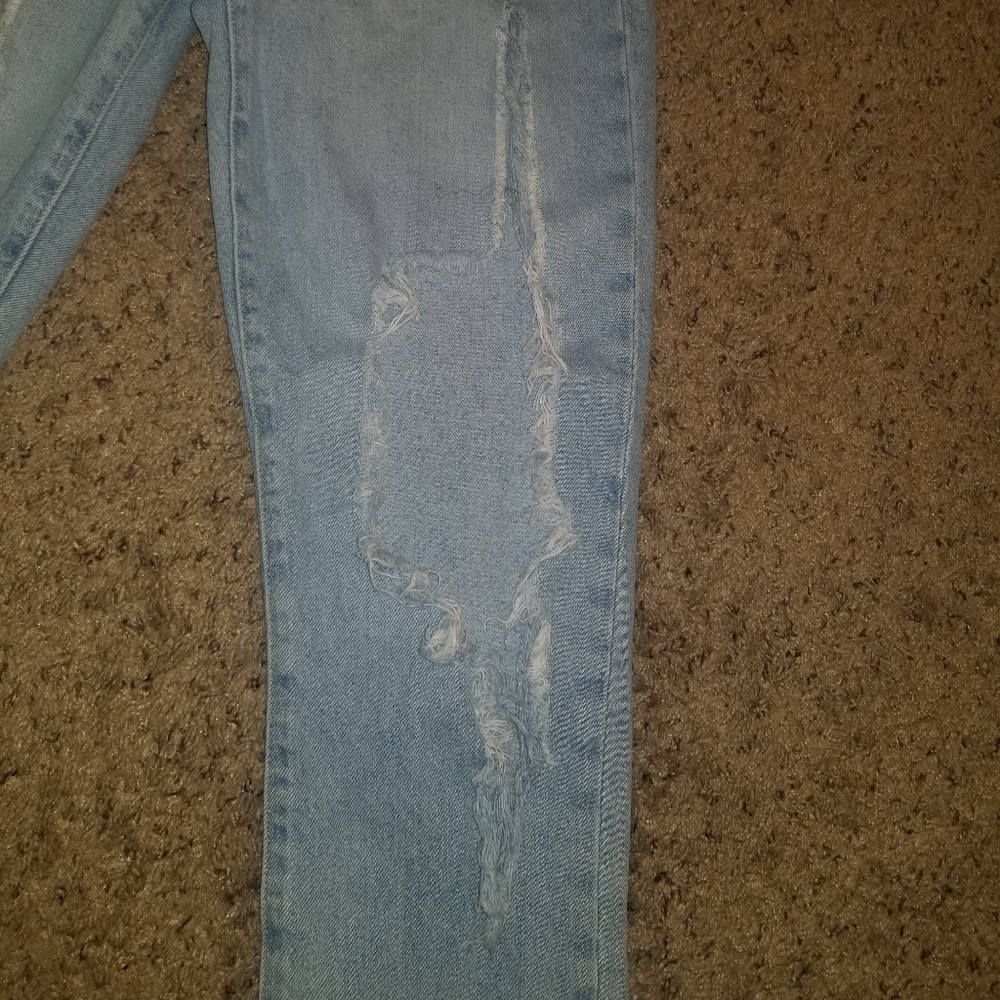 Distressed Jean's - Picture 2 of 6